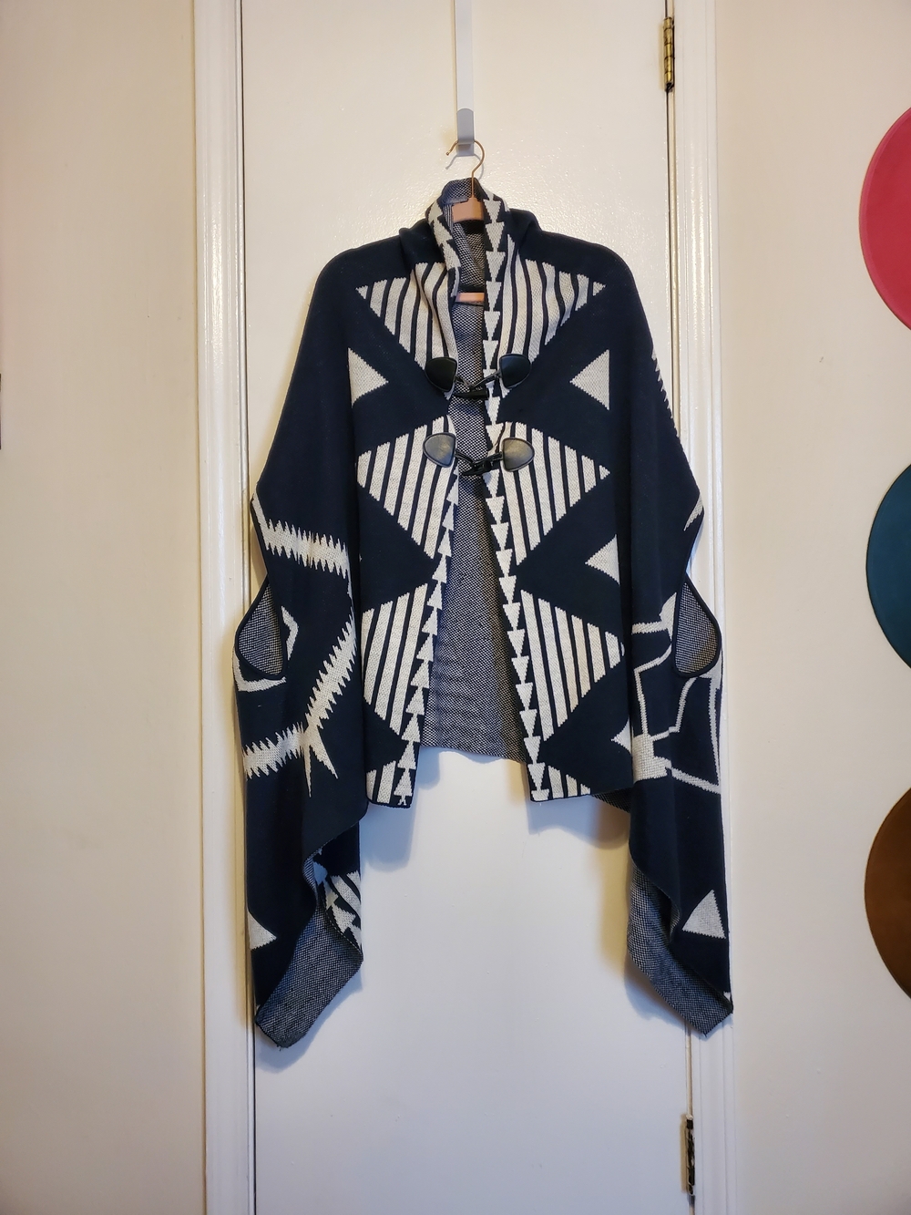Chsrlotte Russe Geometric Pattern Open-Front Poncho Sweater - Navy & White